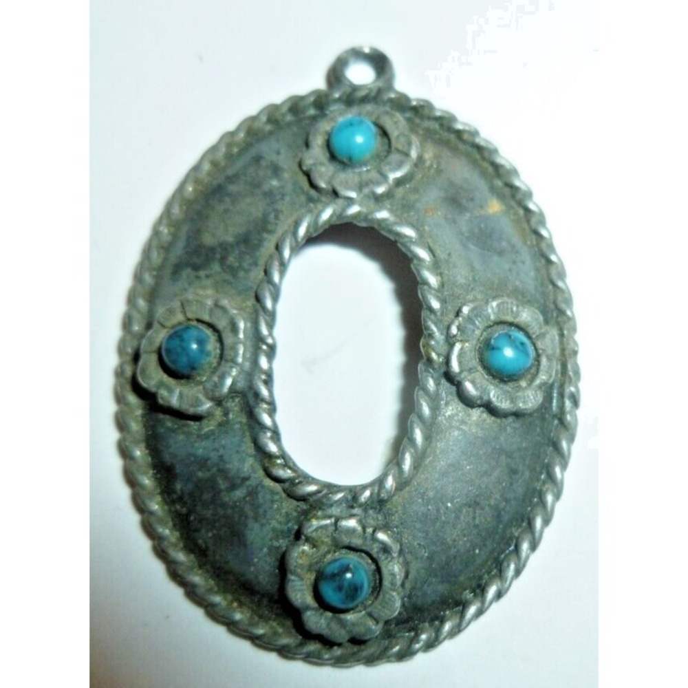 Southwestern Style Oval Turquoise Stone Silver Tone Open‎ Center Pendant Jewelry